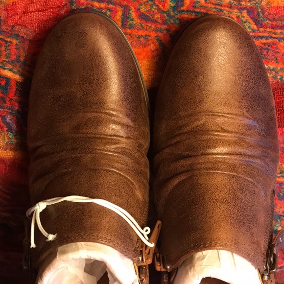 Falls Creek ‘Laura’ Ankle Boots - Picture 8 of 8